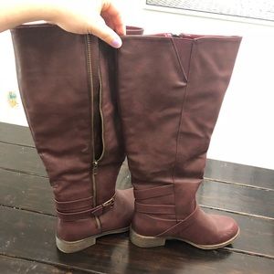 Burgundy winter boots